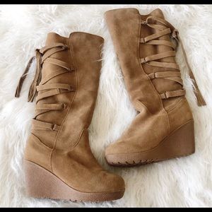 Bearpaw Suede waterproof Boots